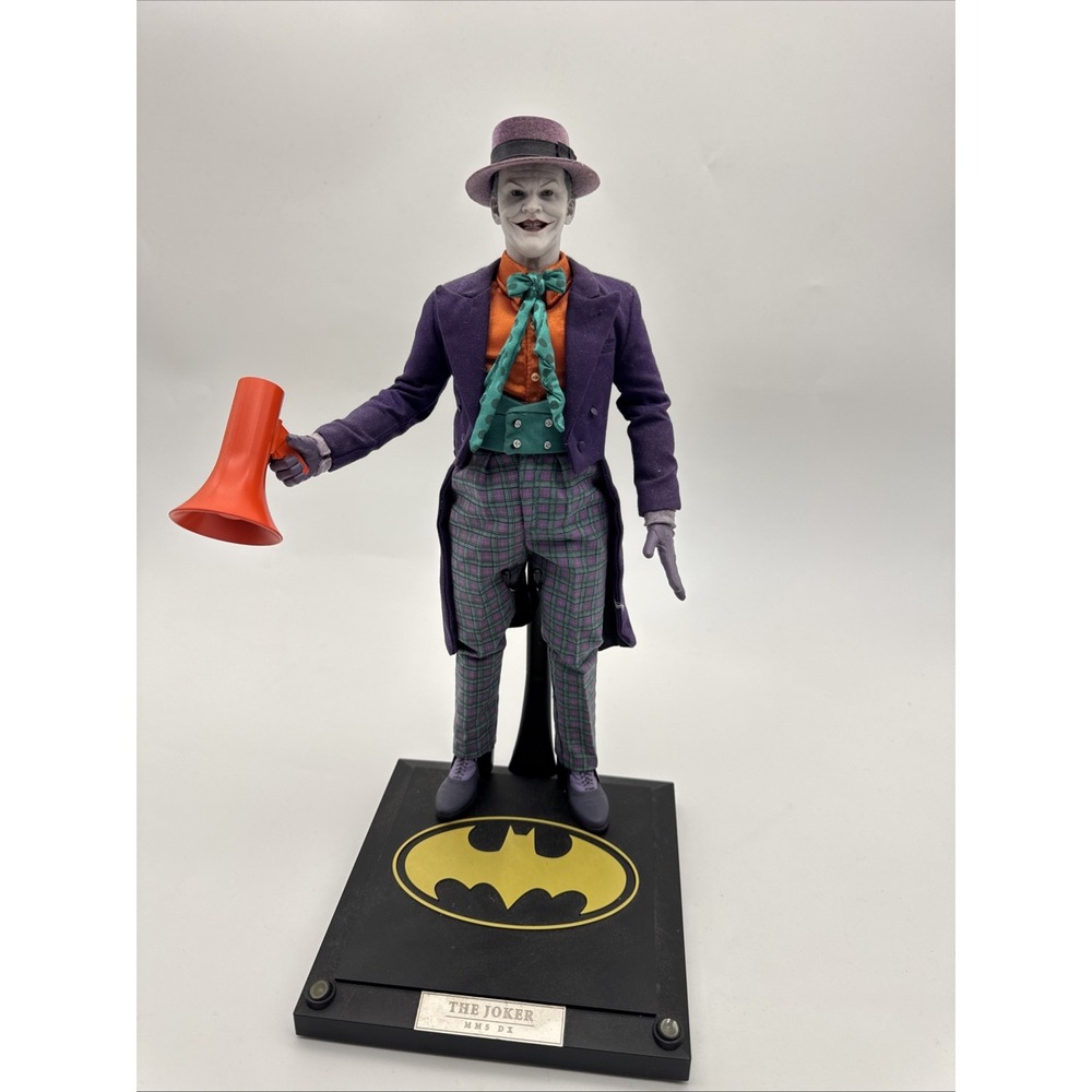 Hot Toys The Joker DX08 1:6 Scale Action Figure Batman.